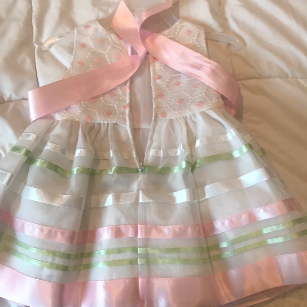 Dress - Picture 2 of 3